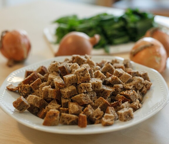 Brot auf Teller