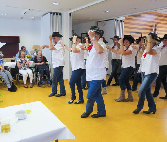 Line Dance Gruppe "Hill Liners" im Haus Johannes der Täufer