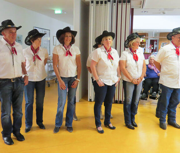 Line Dance Gruppe "Hill Liners" im Haus Johannes der Täufer