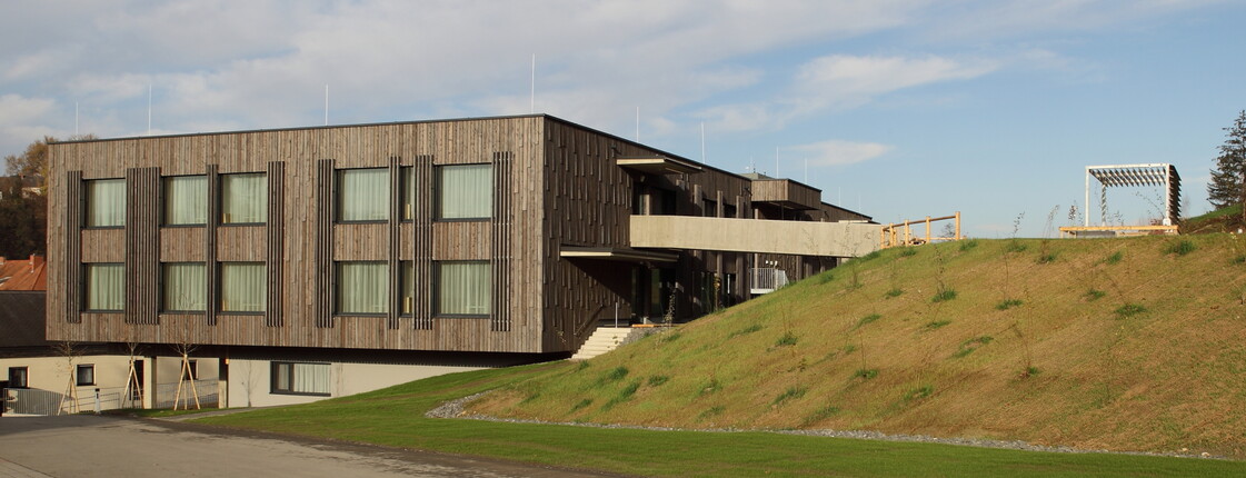 Pflegewohnhaus Wies Außenansicht des modernen Gebäudes Pflegewohnhaus Wies Außenansicht des modernen Gebäudes