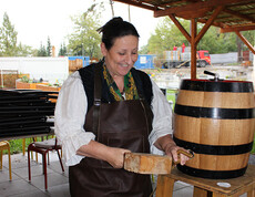 Bieranstich beim Oktoberfest im Haus St. Leopold