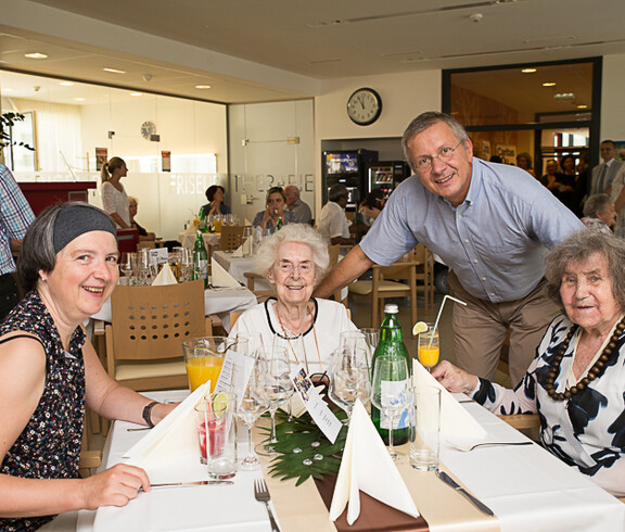 Besucher aus dem Haus Schönbrunn: Maria Reinhart, Anitta Mader,  Joachim Pock, Elisabeth Mammerler