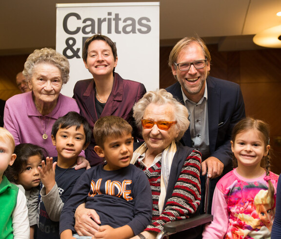 Caritas Wien Generalsekretär Alexander Bodmann und Gesundheits- und Sozialstadträtin Sonja Wehsely eröffneten den Tag der offenen Tür der Caritas Senioren- und Pflegehäuser.